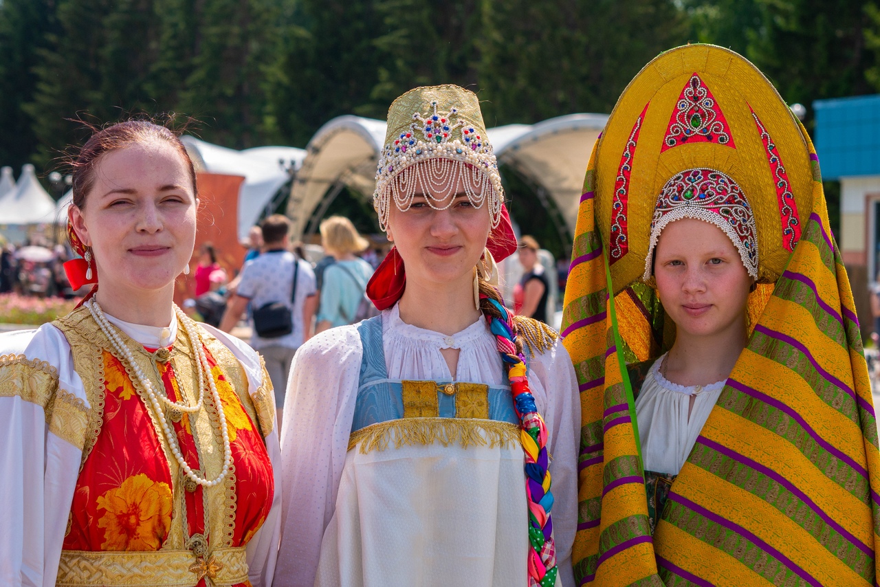 Народный костюм жителей Урала